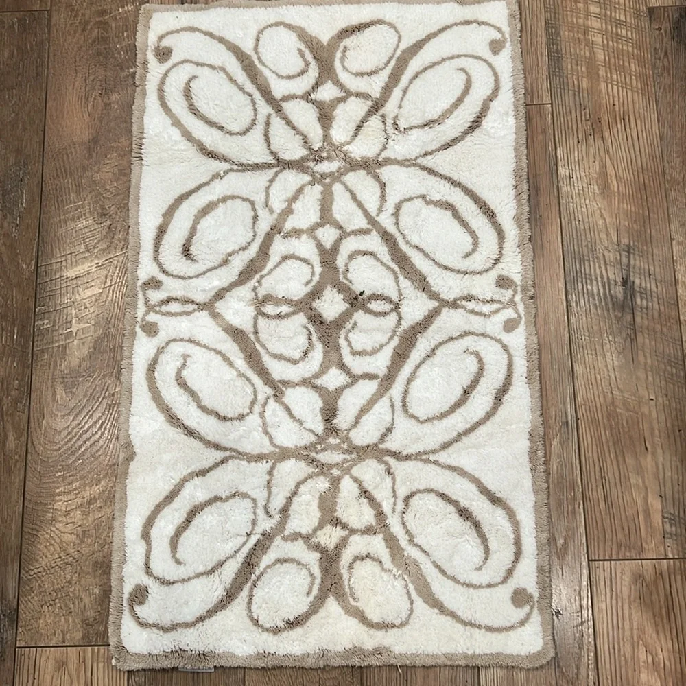 Habidecor Beige & White Rug NWOT Size 24” x 39.5”